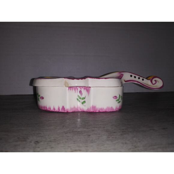 Ami de Tous Ami de Personne Friend Pink Accented PV Trinket Box Made in England - Picture 2 of 7